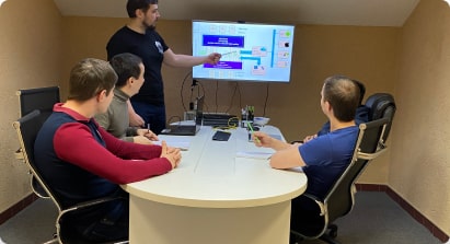 Teamlead of hardware, software explain the project process diagram